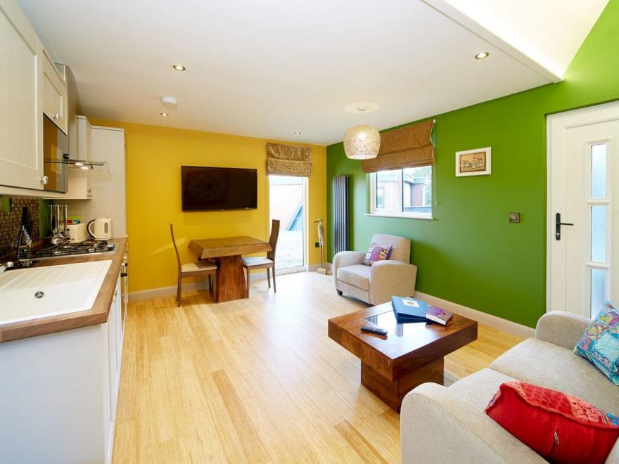 The Ashram - UK12473