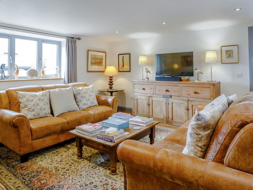 Backswood Cottage - UK12547