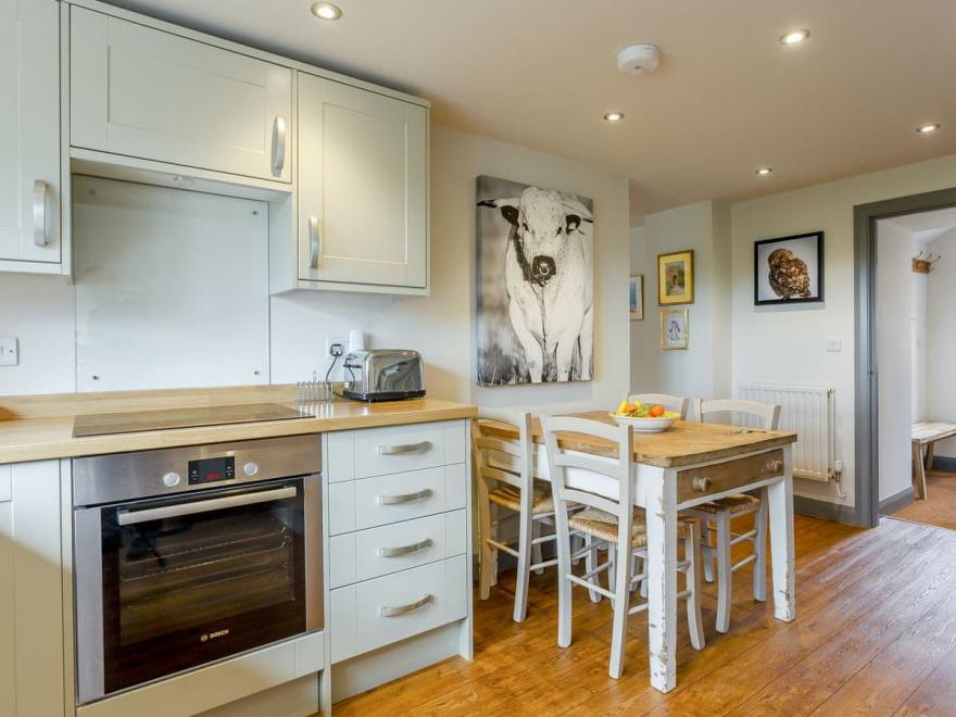 Backswood Cottage - UK12547