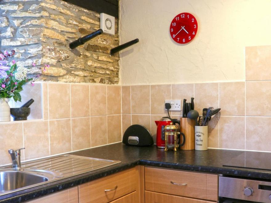 Penny's Cottage-UK12572