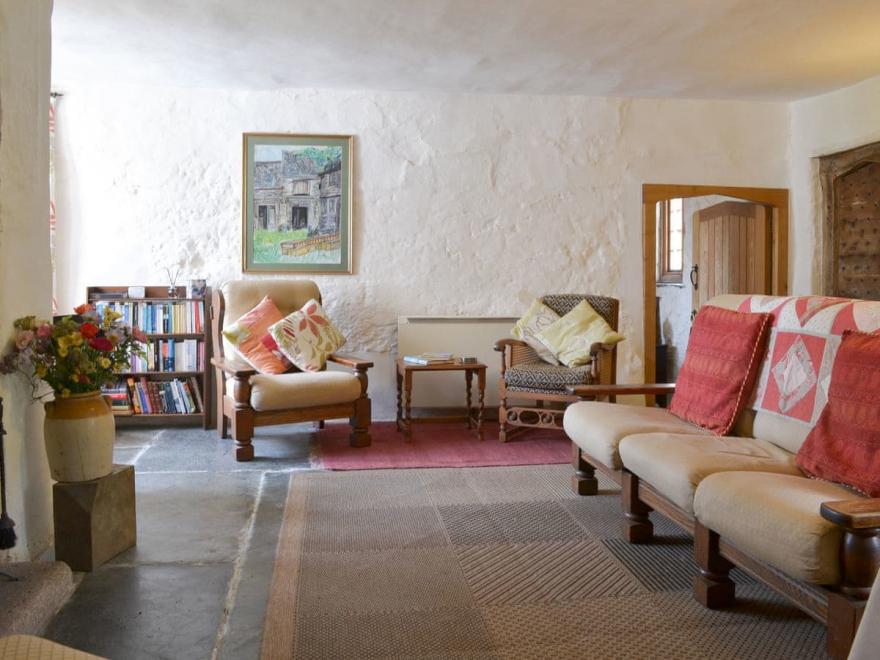 The Tudor Wing - UK12596