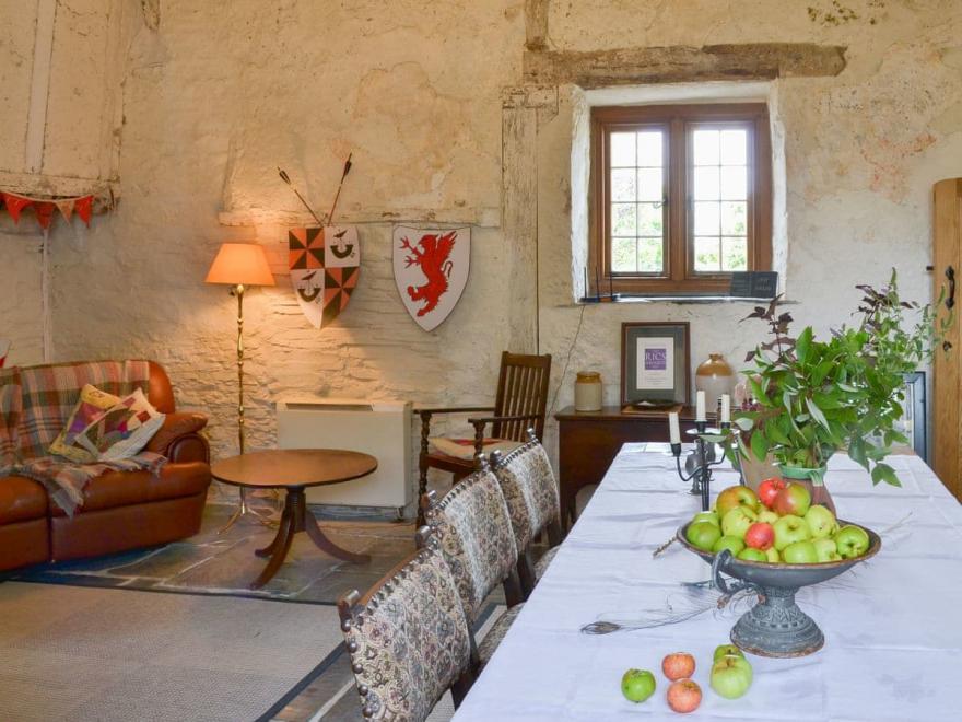 The Longhouse - UK12595