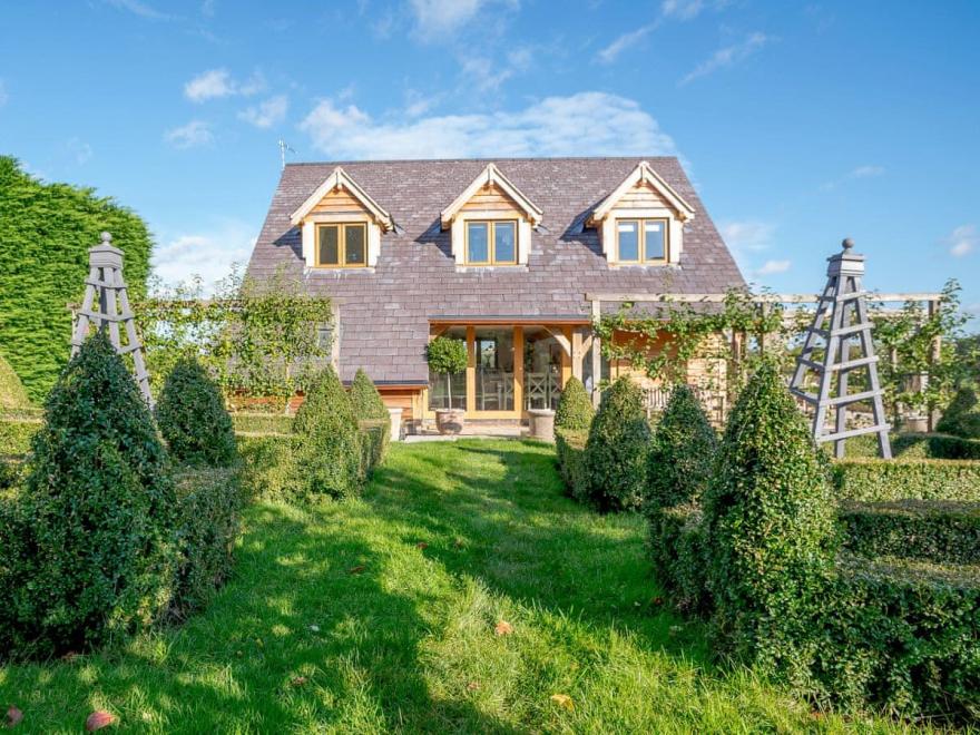 Hare's Furrow - UK12607