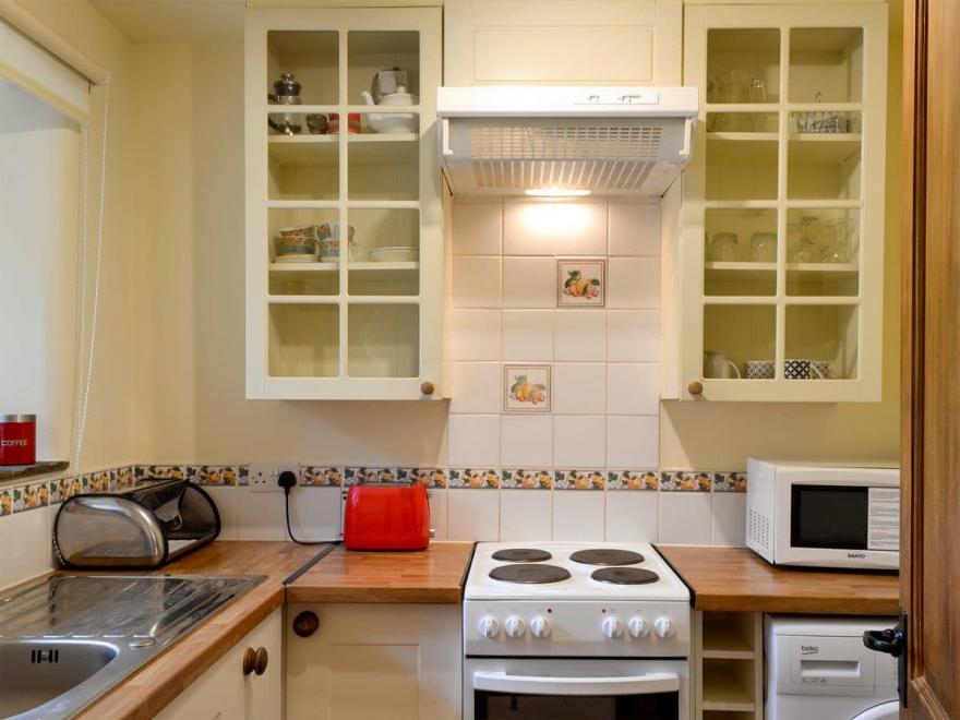 Device Cottage - UK12738