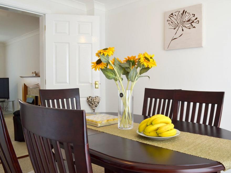 Sunflower House-UK12769