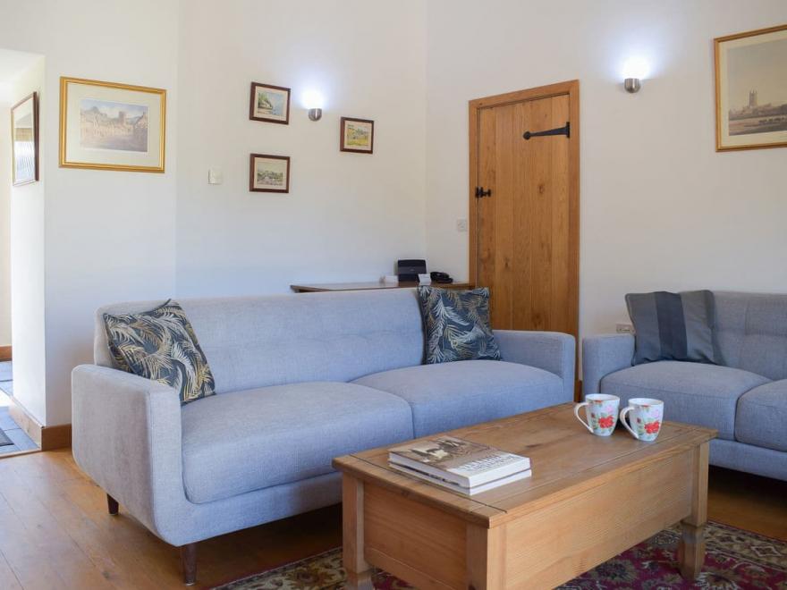 Barn Cottage - UK12795