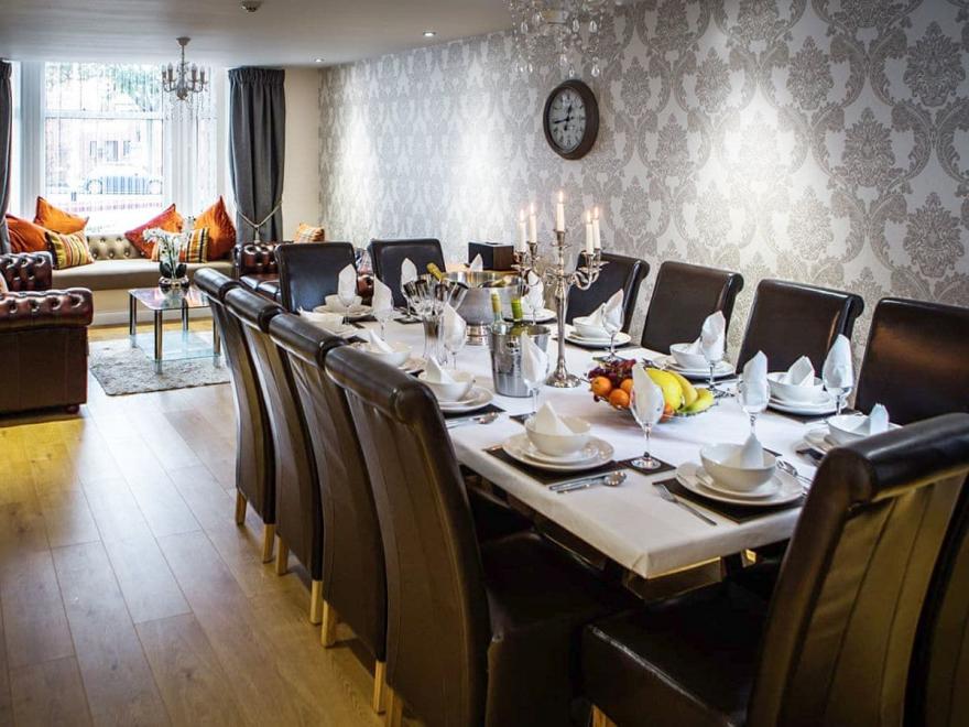 Town House II - UK12892