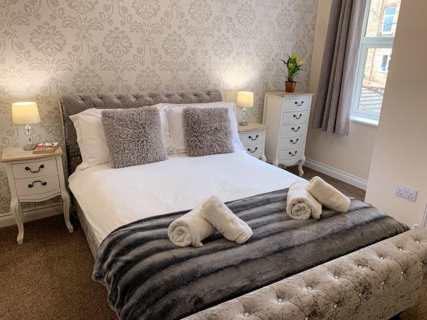 Town House II - UK12892