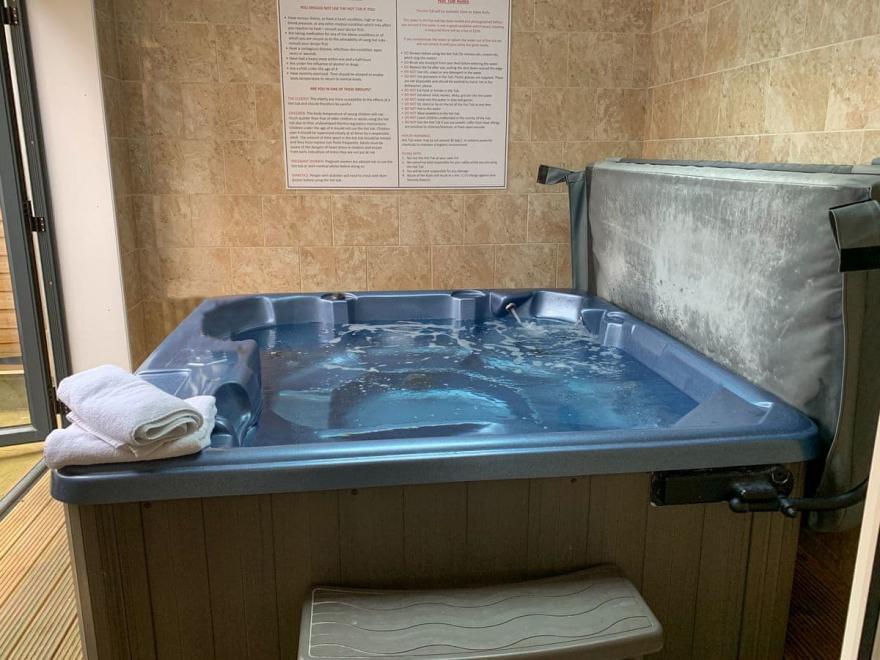 Town House II - UK12892