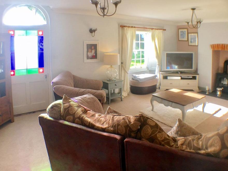 The Old Farmhouse-UK12895