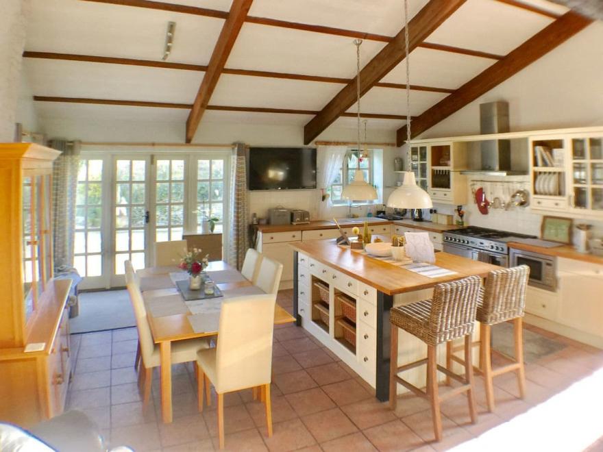 The Old Farmhouse-UK12895