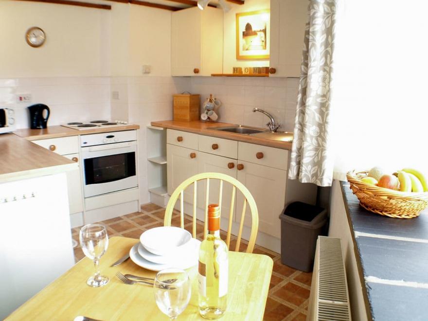 Threpney Cottage-UK12898