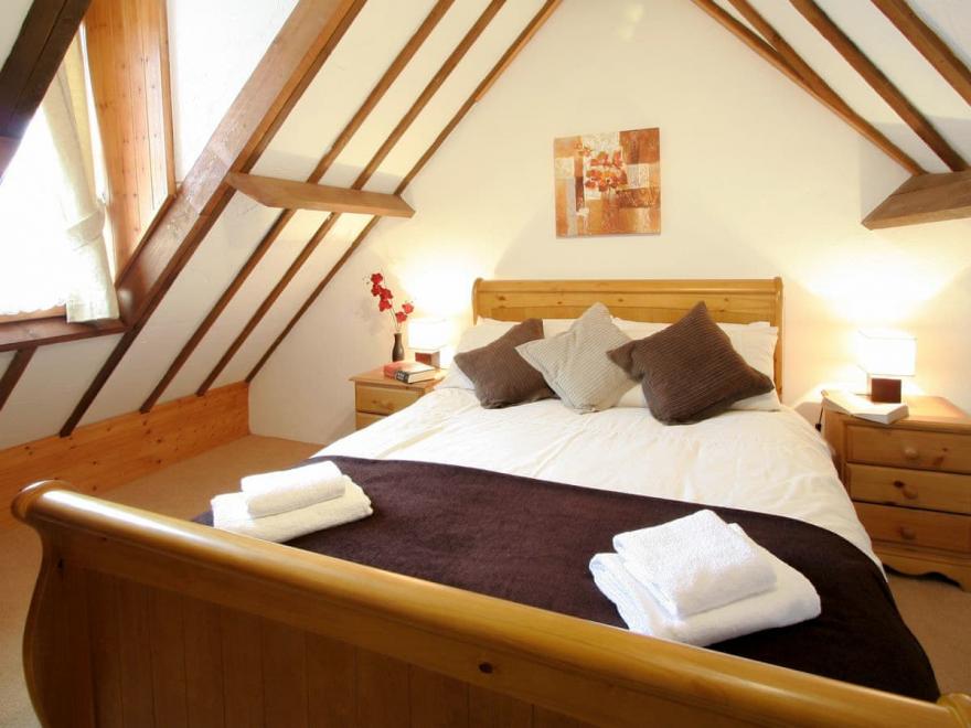 Threpney Cottage-UK12898