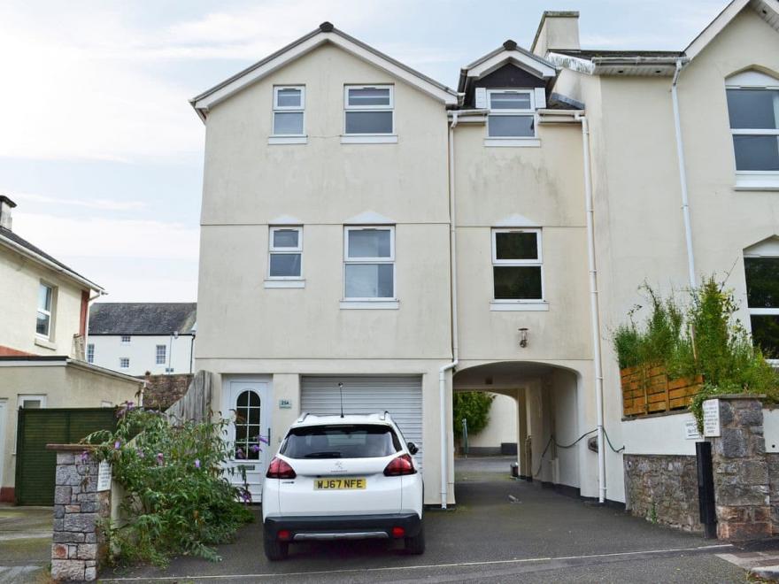 Vansittart Apartment