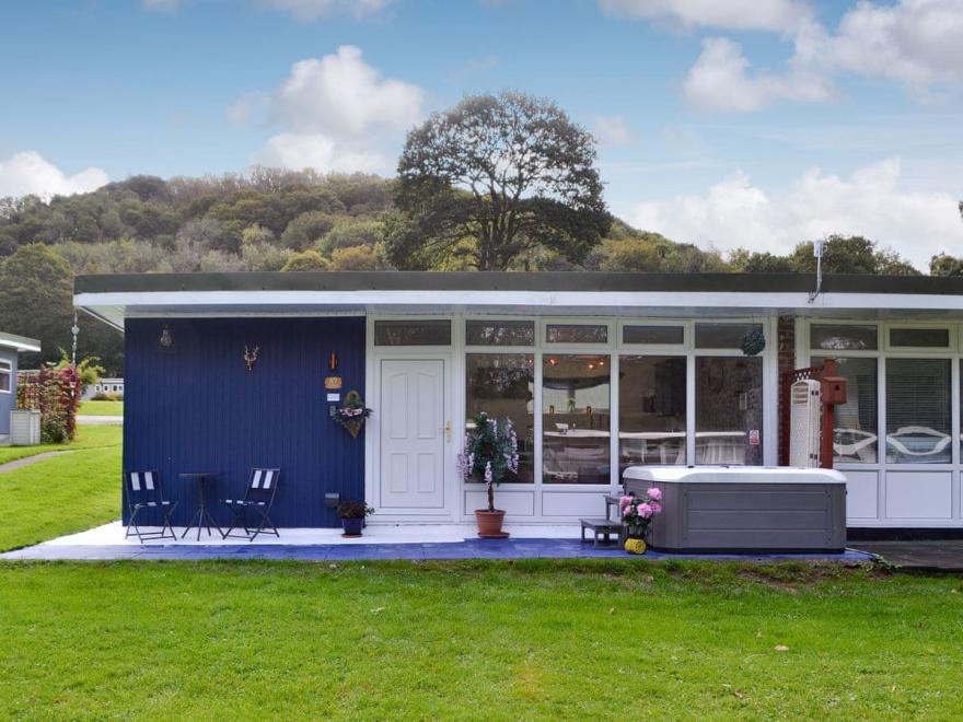 Woodland Deer-UK12977