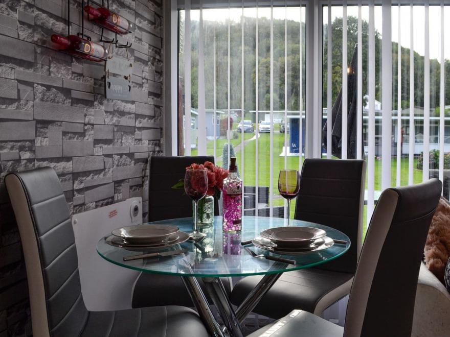 Woodland Forest-UK12976