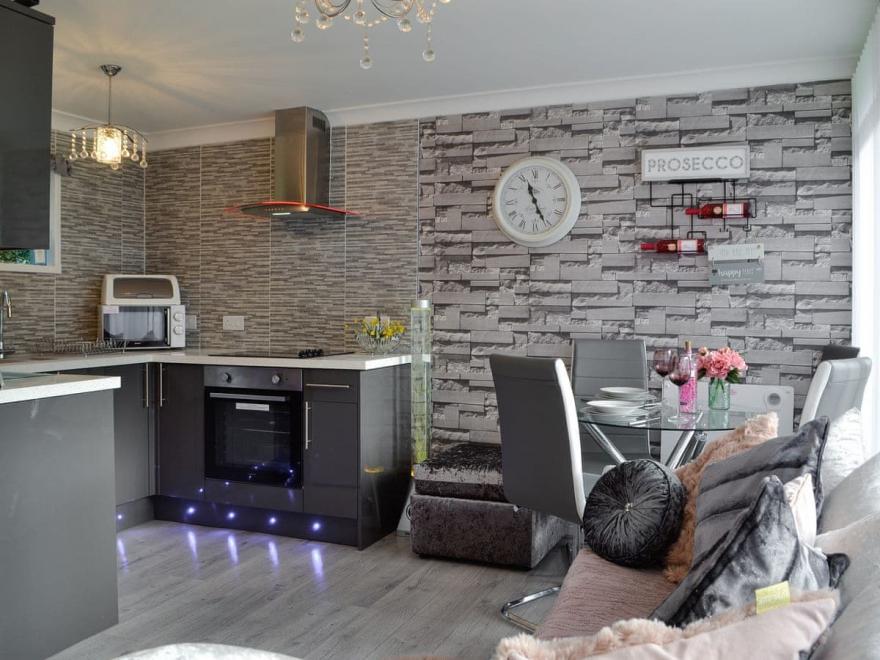 Woodland Forest-UK12976