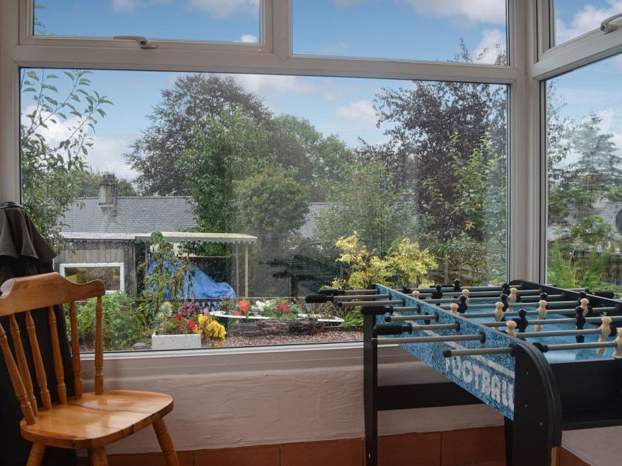 Cosy Hillside Cottage