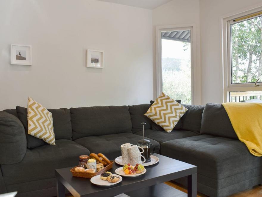 Ben Lawers Chalet - UK13010