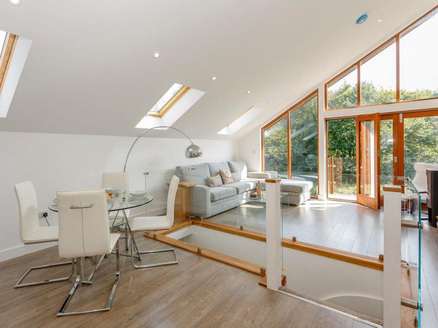 Waterside Lodge Sixteen - UK13038