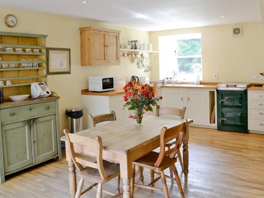 Garden Cottage - UK13045