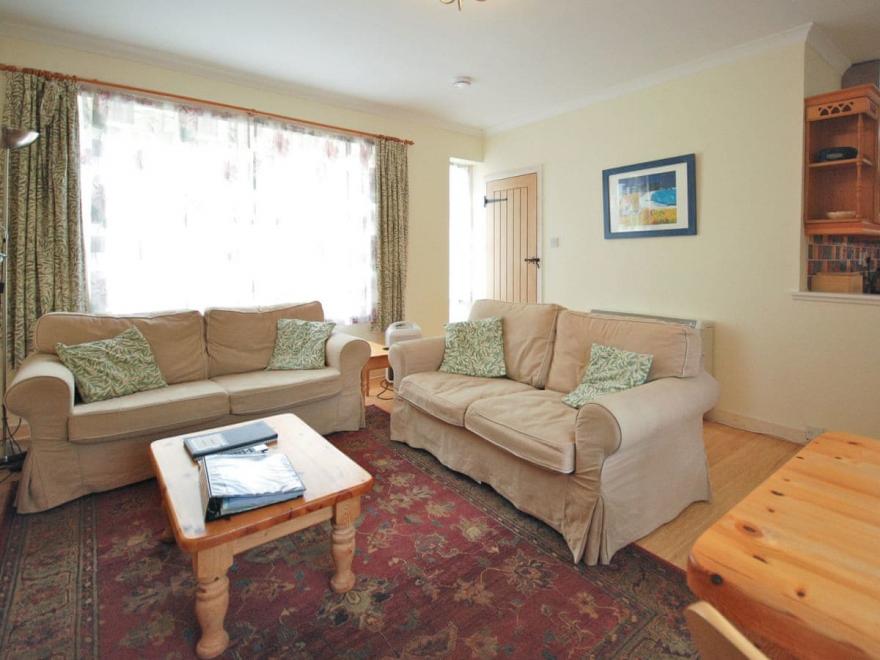 Rose Cottage - UK13164