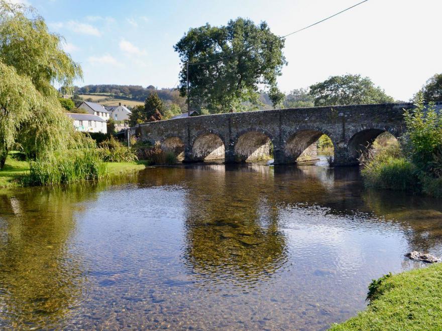 Robin's Nest One - UK13179