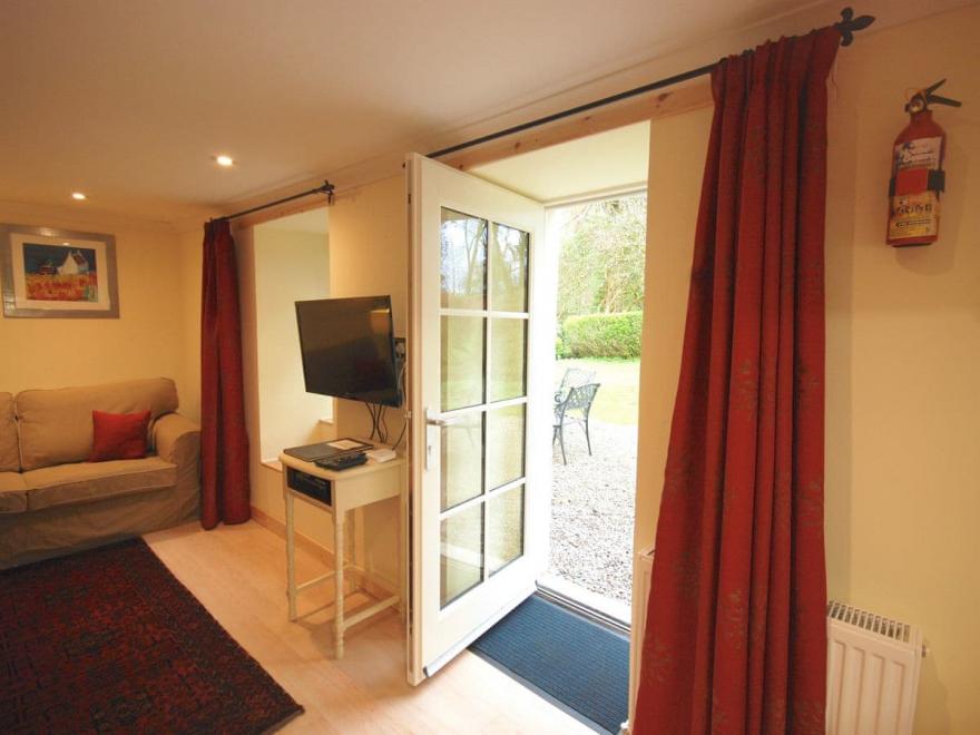 Garden Cottage - UK13165