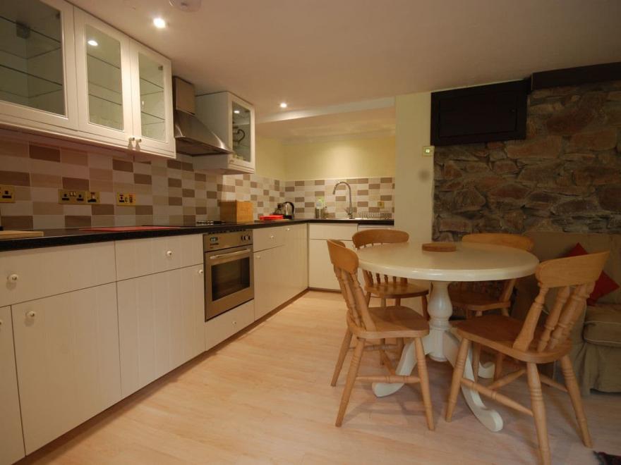 Garden Cottage - UK13165