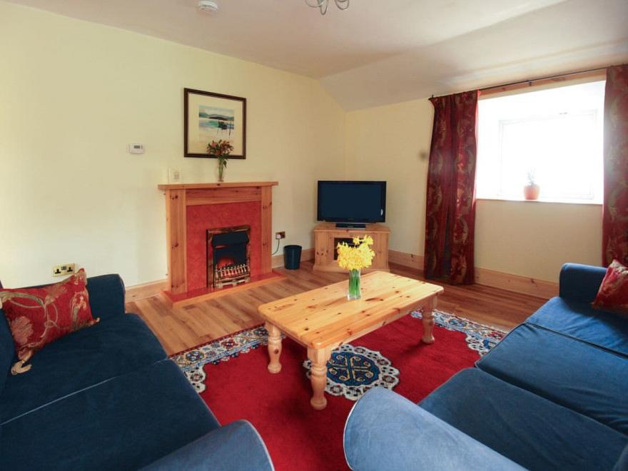 Honeysuckle Cottage - UK13169