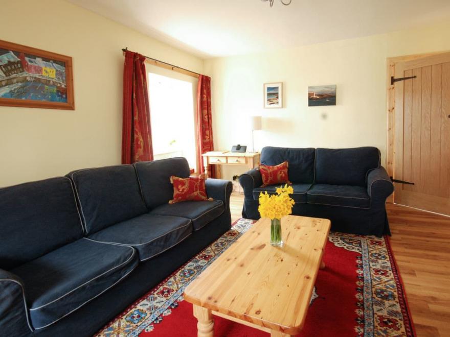 Honeysuckle Cottage - UK13169