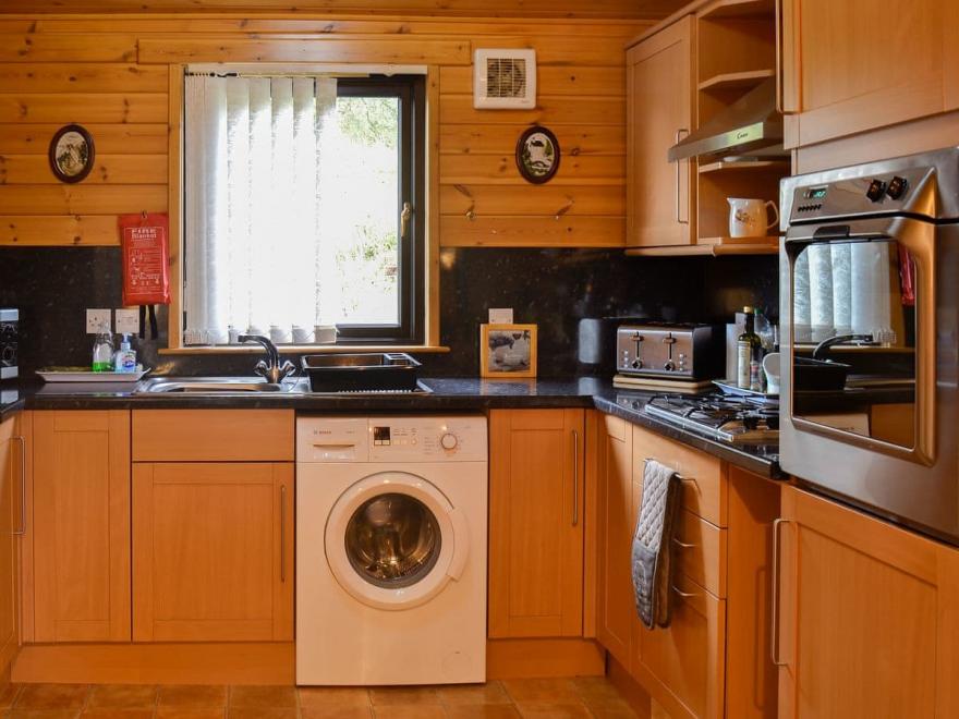 Glen Roe Lodge - UK13193