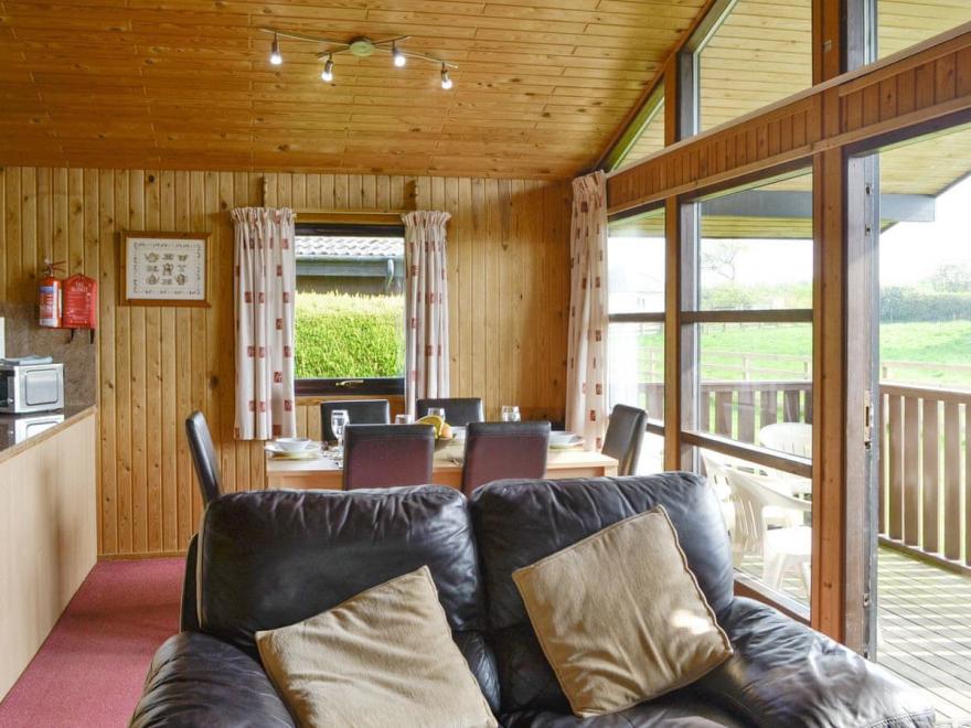 Warnell Lodge - UK1384