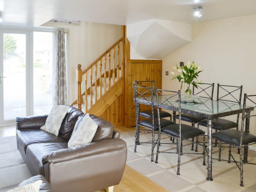 Hayloft Cottage - UK1386