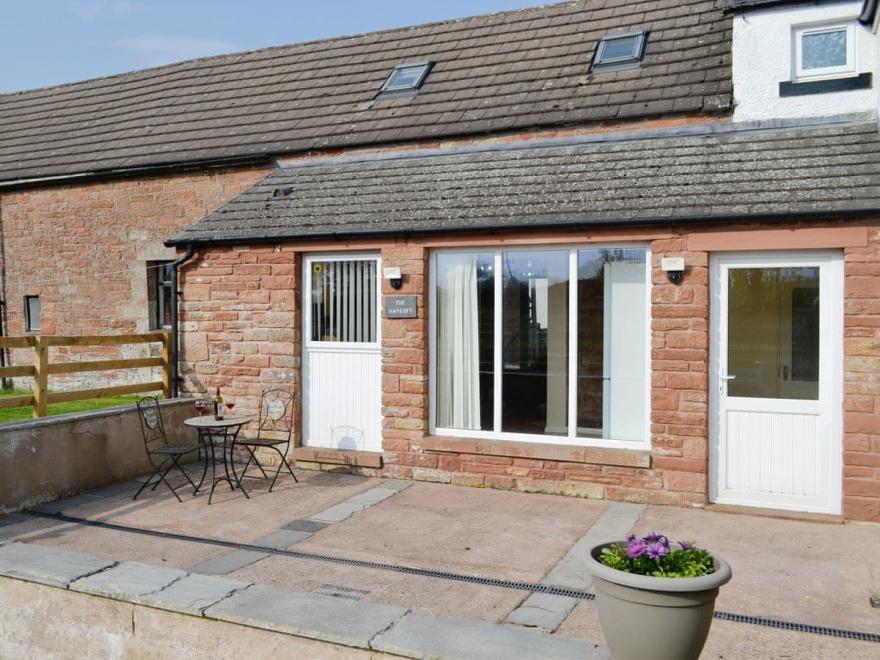 Hayloft Cottage - UK1386