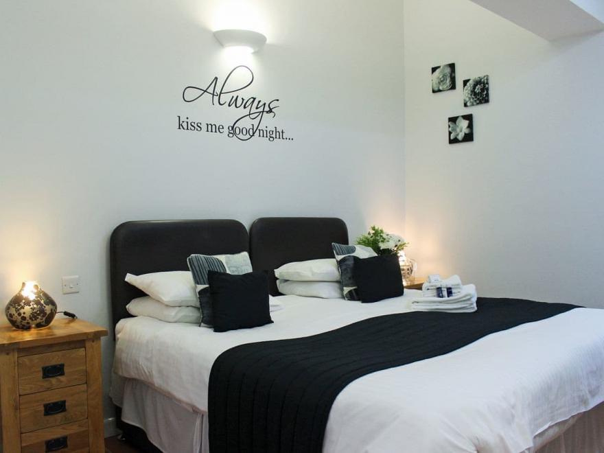 Gardener's Cottage - UK6713