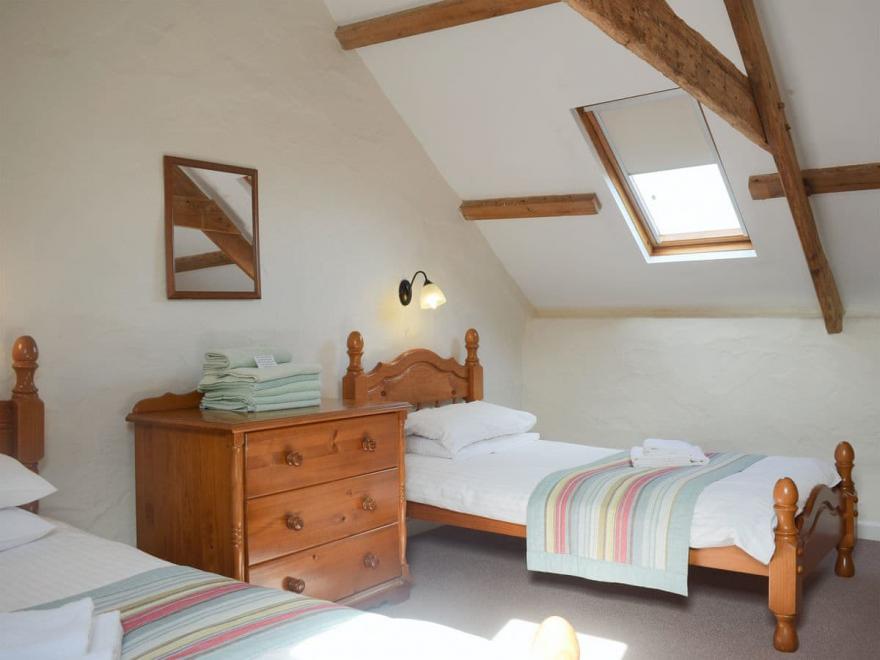 Atrato's Stable  - UK6735