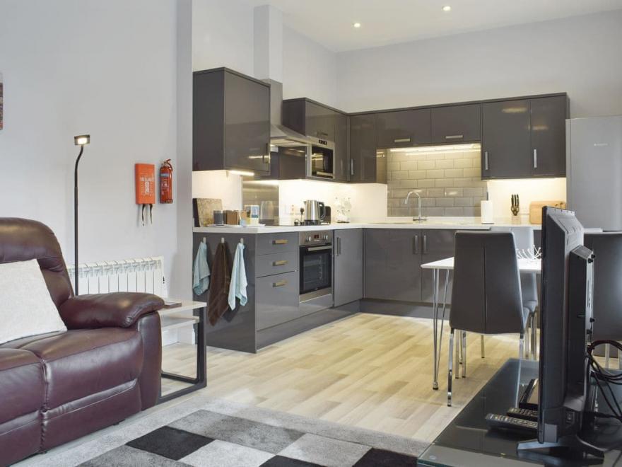 Cedar Apartment - UKC3962