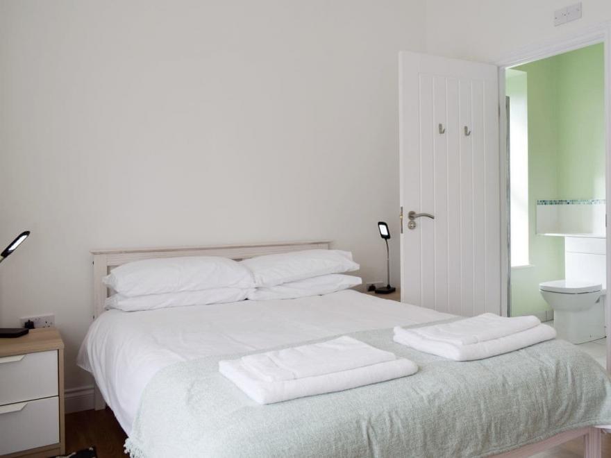 Cedar Apartment - UKC3962