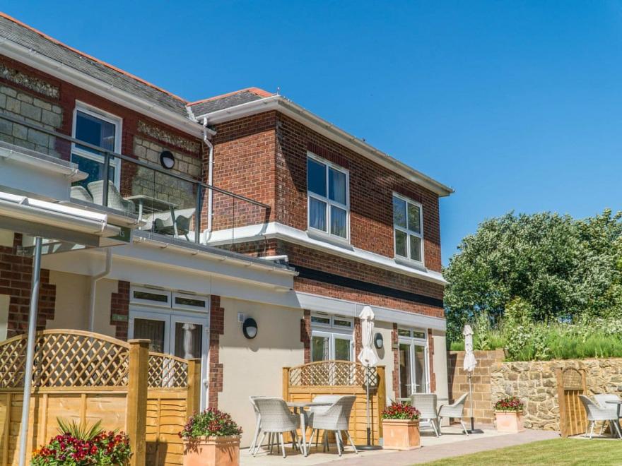 Elm Apartment - UKC3963