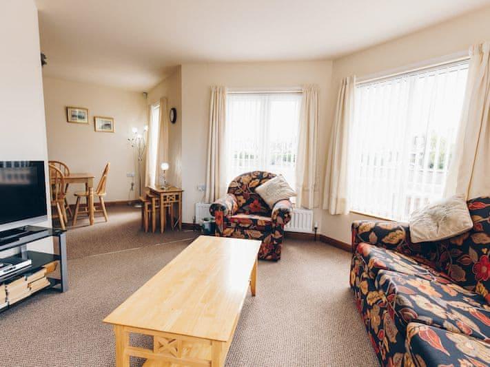 Strathroy Mews 1 - UKC3995