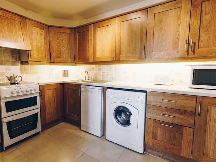 Strathroy Mews 2 - UKC3996