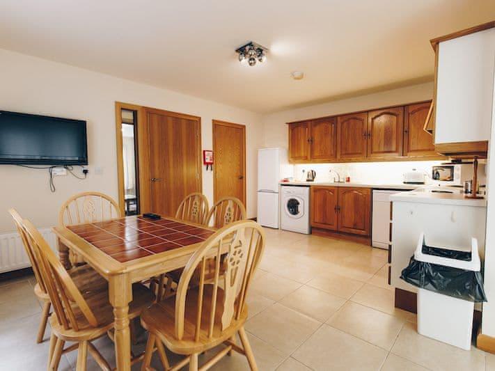 Strathroy Mews 3 - UKC3997