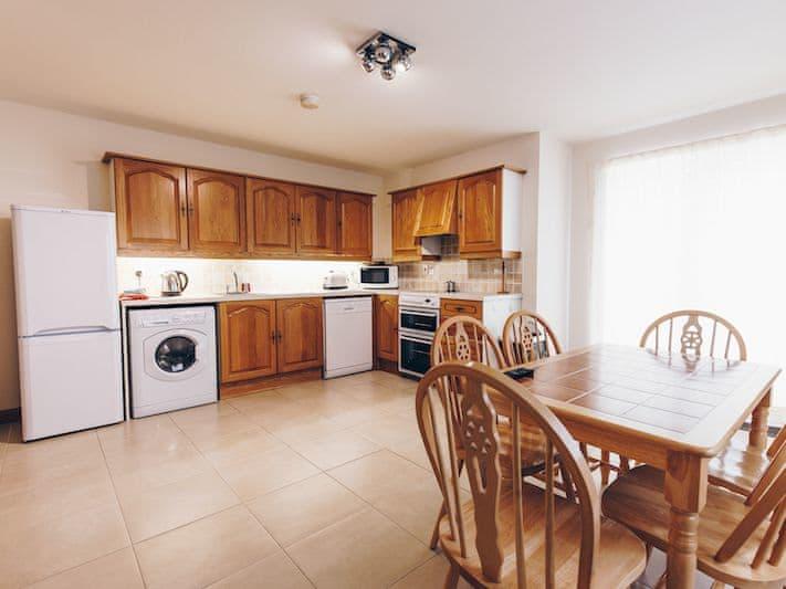 Strathroy Mews 3 - UKC3997