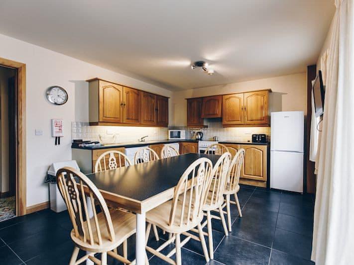 Strathroy Mews 5 - UKC3999