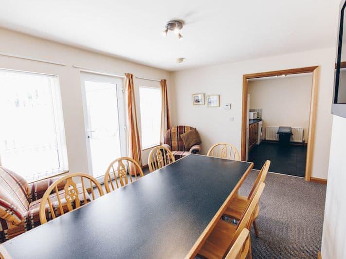 Strathroy Mews 4 - UKC3998