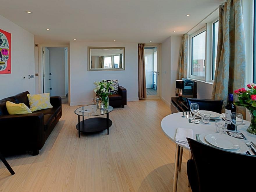 No.1 The One Bedroom Balcony View