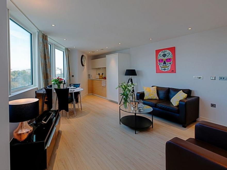 No.1 The One Bedroom Balcony View