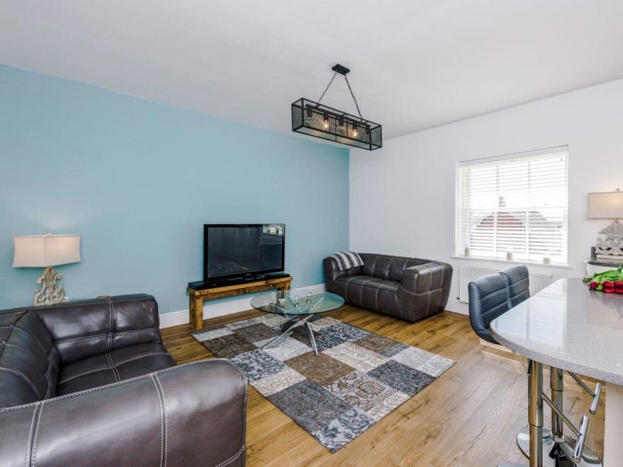 Ferrier Apartment 2 - UKC4027