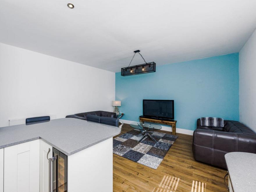 Ferrier Apartment 2 - UKC4027